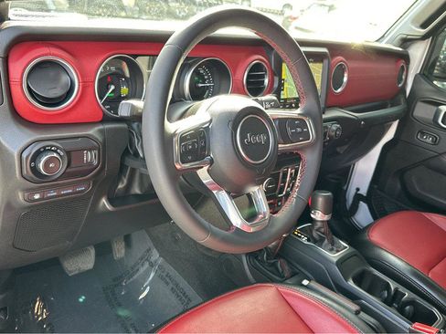 Used 2023 Jeep Wrangler Unlimited Rubicon 4xe image 16