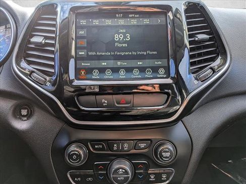 Used 2020 Jeep Cherokee Limited image 13