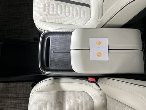 Used 2025 Rivian R1T Adventure AWD/4WD image 29