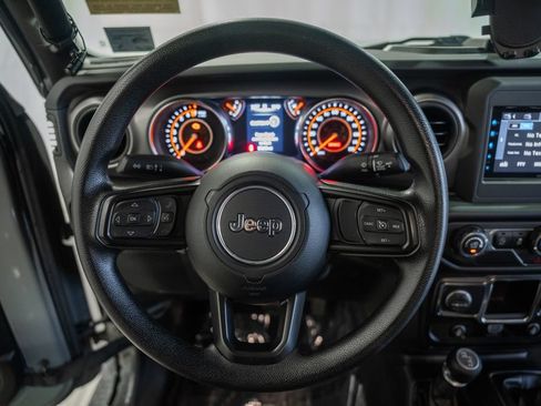 Used 2021 Jeep Wrangler Unlimited Sport AWD/4WD image 30