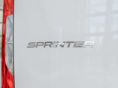 Used 2025 Mercedes-Benz Sprinter 2500 image 22
