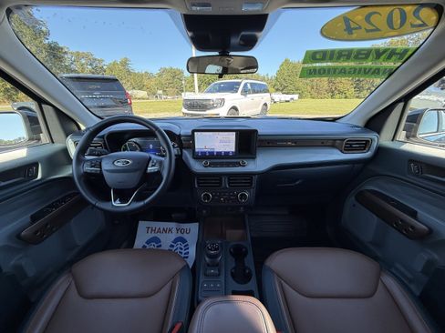 Used 2024 Ford Maverick Lariat image 14