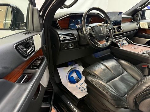 Used 2022 Lincoln Navigator L Reserve RWD image 11