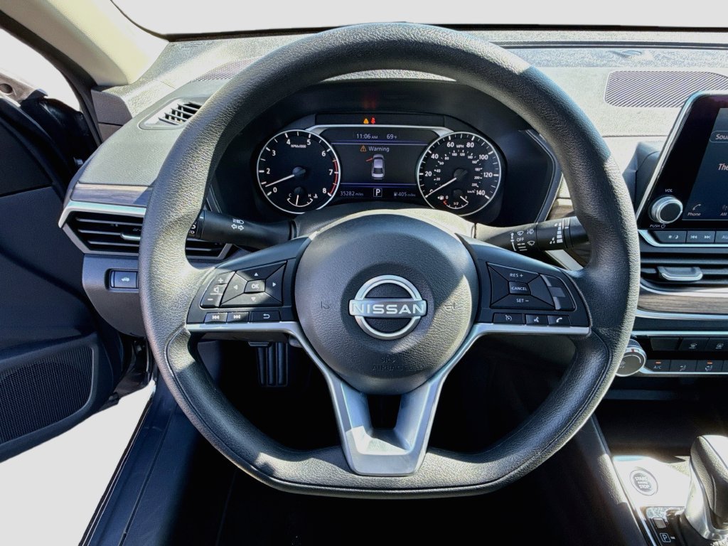 Used 2025 Nissan Altima 2.5 SV FWD image 14