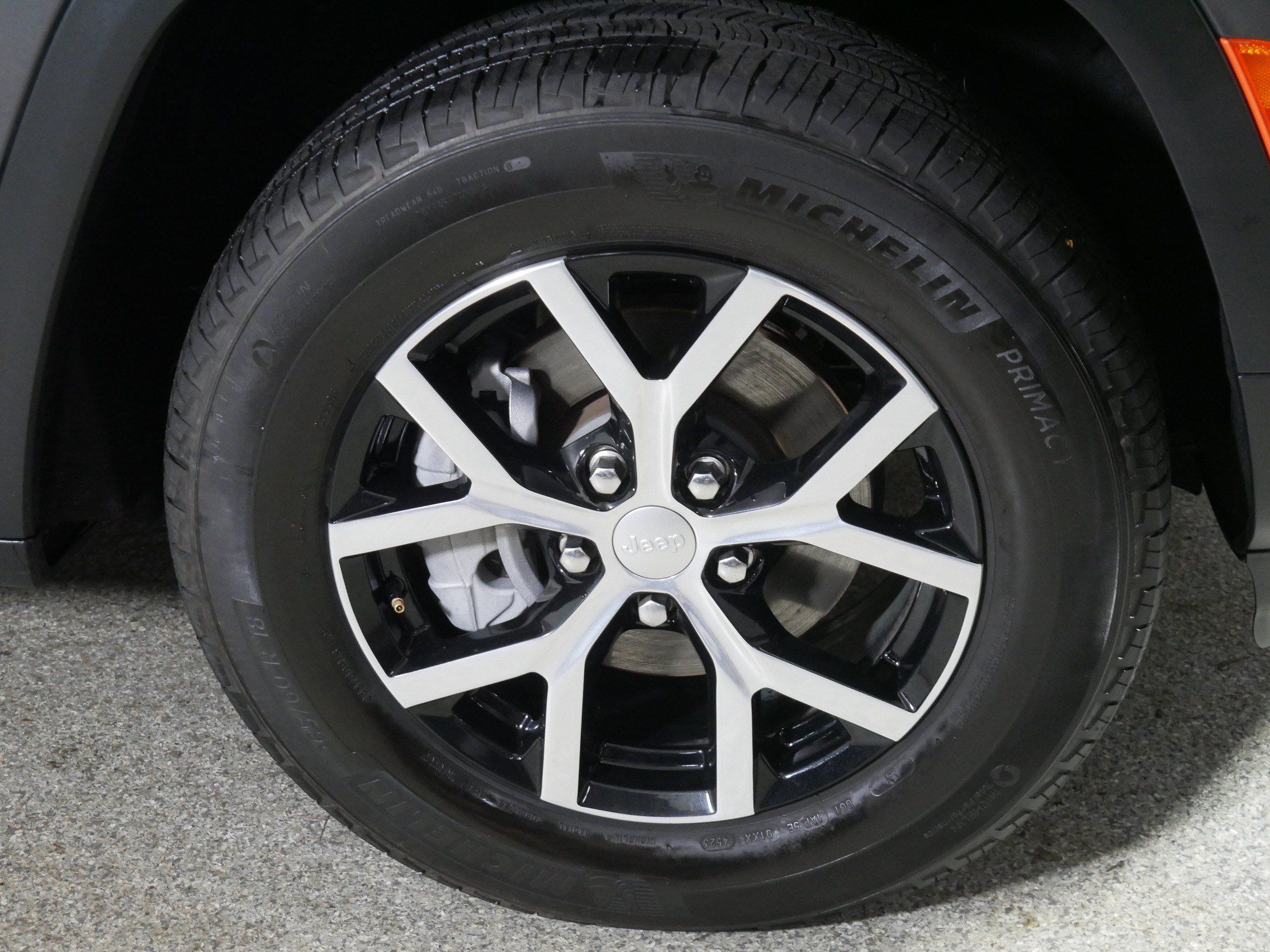 Used 2024 Jeep Grand Cherokee Limited RWD image 15