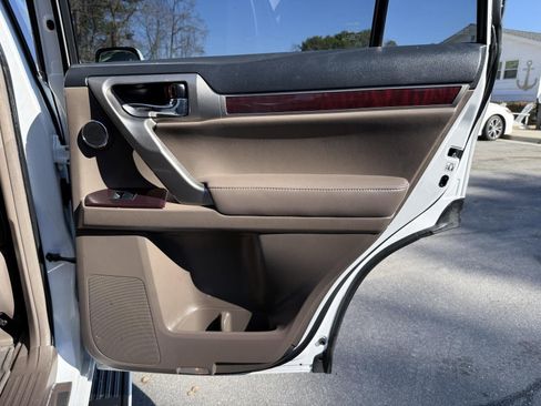Used 2017 Lexus GX 460 Luxury image 22
