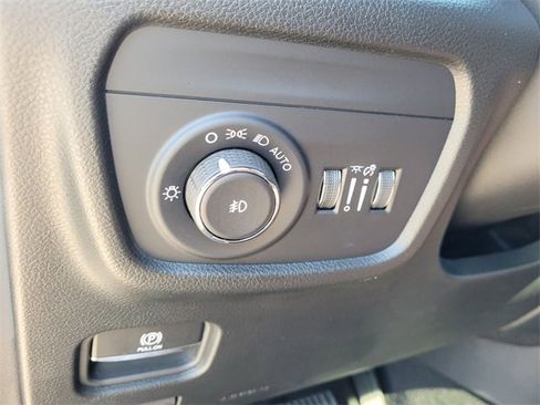 New 2025 Jeep Grand Cherokee Limited w/ Luxury Tech Group II image 24