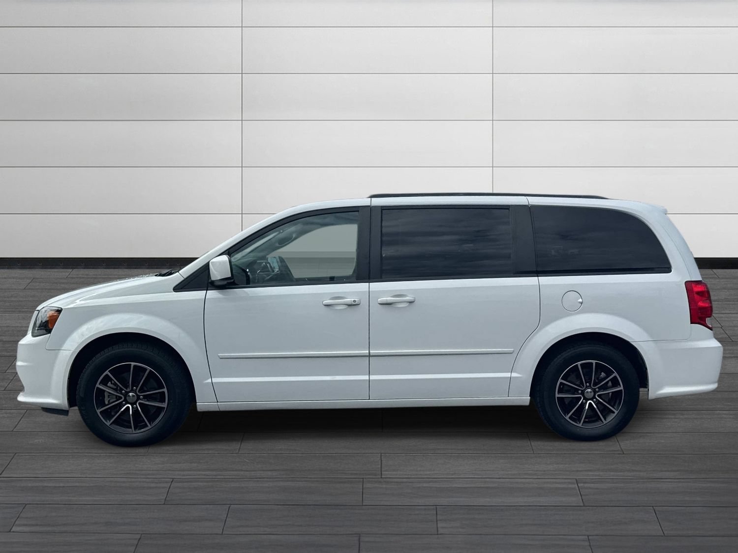 Used 2017 Dodge Grand Caravan SE FWD image 9