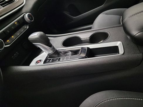 Used 2025 Nissan Altima 2.5 SV FWD image 26