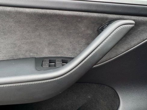 Used 2023 Tesla Model Y Long Range image 11