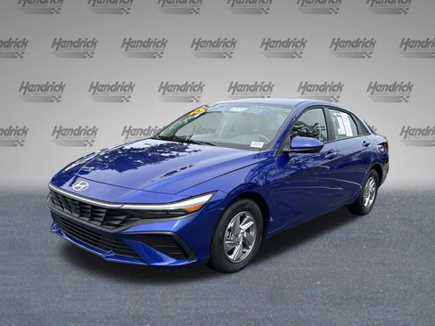 Used 2025 Hyundai Elantra SE FWD image 5