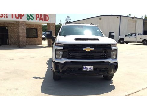 Used 2025 Chevrolet Silverado 3500 W/T w/ WT Convenience Package image 3