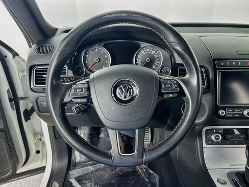 Used 2017 Volkswagen Touareg Wolfsburg Edition AWD/4WD image 11
