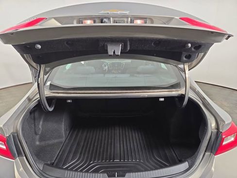 Used 2017 Chevrolet Malibu LT image 31