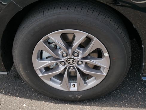 Certified 2026 Toyota Sienna LE FWD image 15
