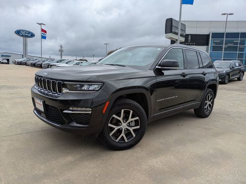 Used 2023 Jeep Grand Cherokee Limited image 4