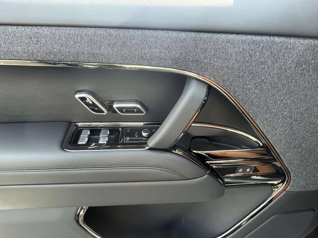 New 2026 Land Rover Range Rover Sport Dynamic SE AWD/4WD image 34