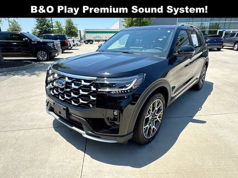 Used 2025 Ford Explorer Platinum w/ Ultimate Package RWD image 5