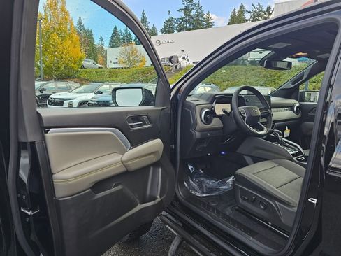 New 2025 Chevrolet Colorado ZR2 w/ ZR2 Bison Edition image 23