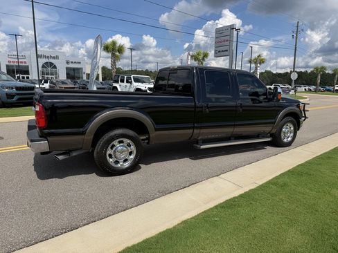 Used 2016 Ford F250 Lariat w/ Chrome Package RWD image 4