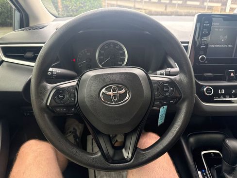 Used 2021 Toyota Corolla LE FWD image 25