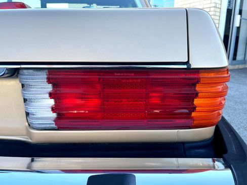 Used 1987 Mercedes-Benz 560 SL image 18