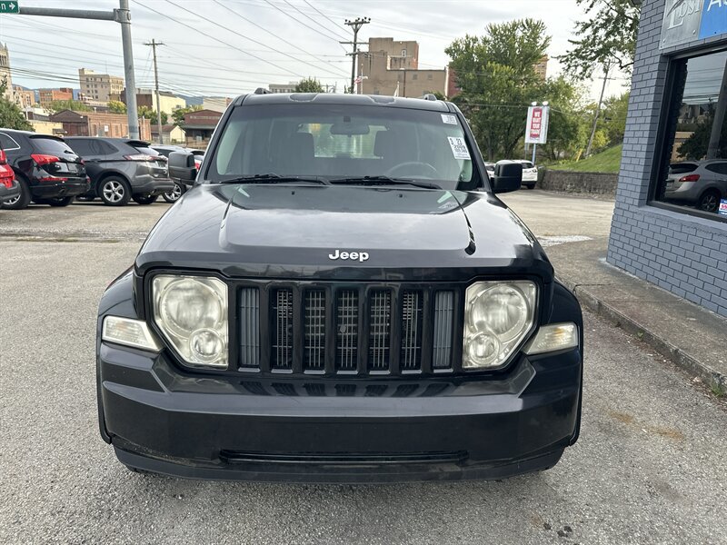 Used 2009 Jeep Liberty Sport w/ Popular Equipment Group AWD/4WD image 5