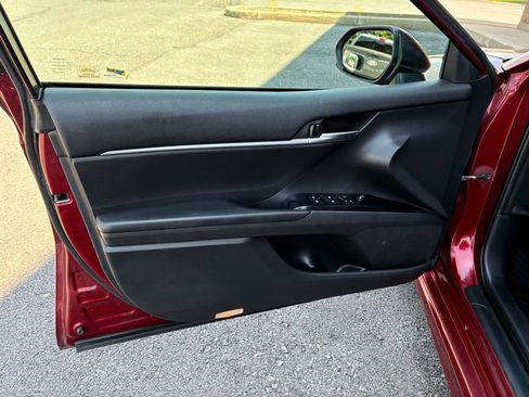 Used 2018 Toyota Camry SE FWD image 53