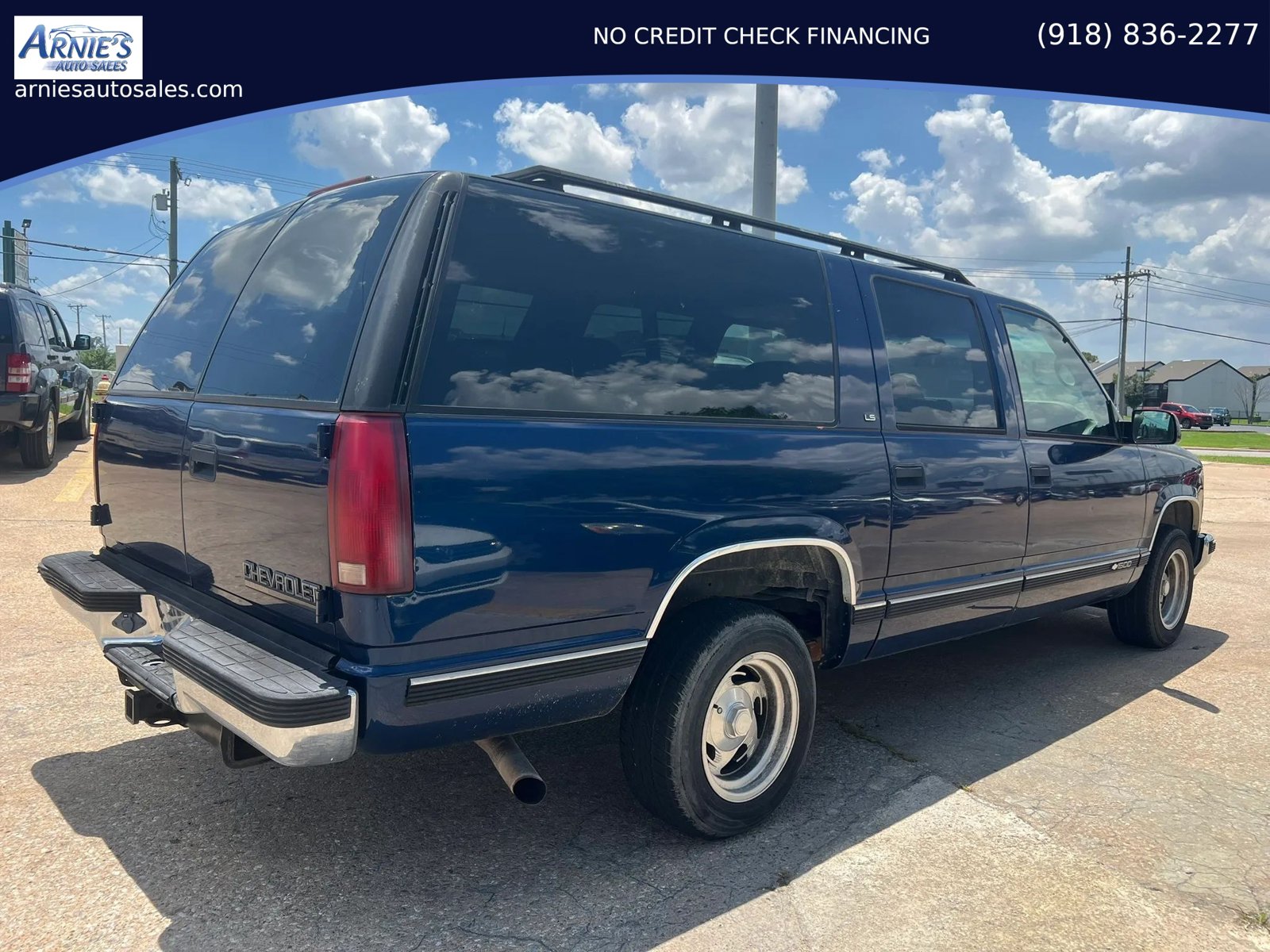 Used 1997 Chevrolet Suburban 2WD w/ Preferred Equipment Group 2 image 3