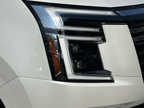 New 2026 Nissan Armada SL w/ Captain's Chari Seat Package AWD/4WD image 10
