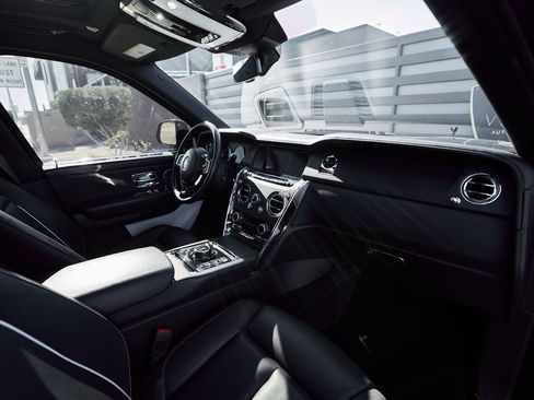 Used 2019 Rolls-Royce Cullinan AWD/4WD image 46