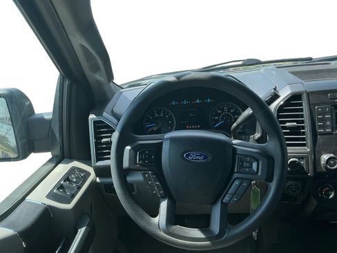 Used 2017 Ford F150 XLT w/ Trailer Tow Package image 11