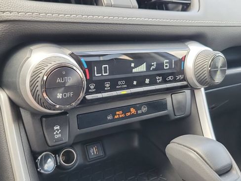 Certified 2024 Toyota RAV4 LE AWD/4WD image 18