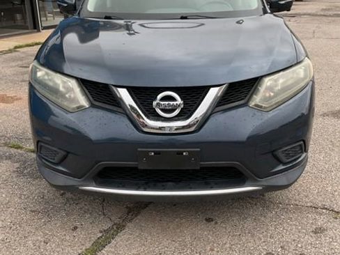 Used 2015 Nissan Rogue SV w/ SV Premium Package AWD/4WD image 2
