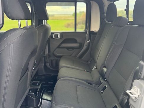 Used 2020 Jeep Gladiator Overland image 53