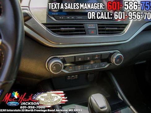 Used 2025 Nissan Altima 2.5 SR FWD image 18