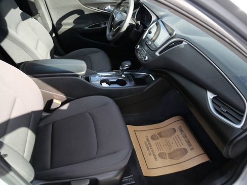 Used 2022 Chevrolet Malibu LT image 31