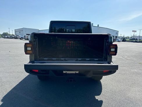 Used 2020 Jeep Gladiator Overland AWD/4WD image 19