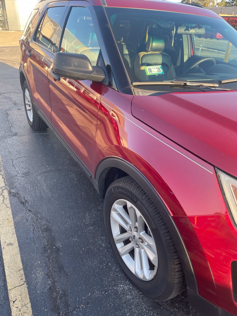 Used 2016 Ford Explorer FWD image 2