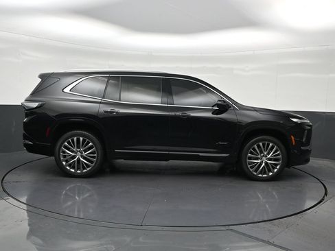 Used 2025 Buick Enclave Avenir w/ Trailering Package, 5000 lbs. FWD image 7