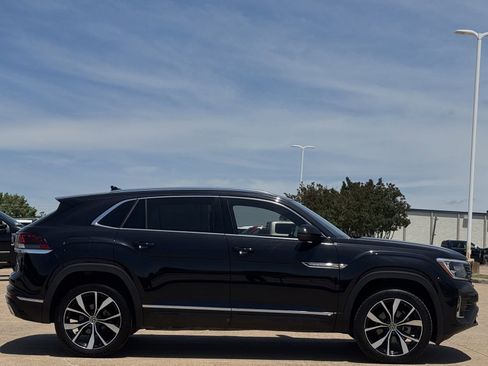 Used 2024 Volkswagen Atlas Cross Sport SEL Premium R-Line AWD/4WD image 4