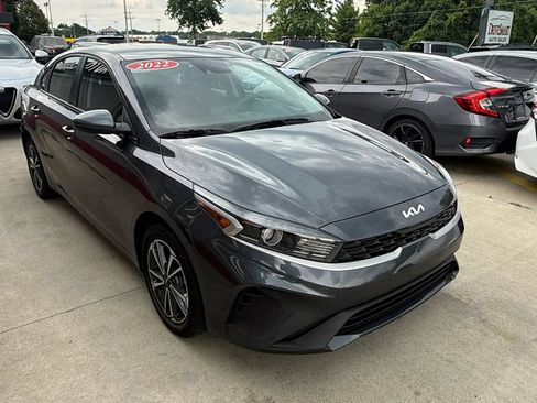 Used 2022 Kia Forte LXS FWD image 2