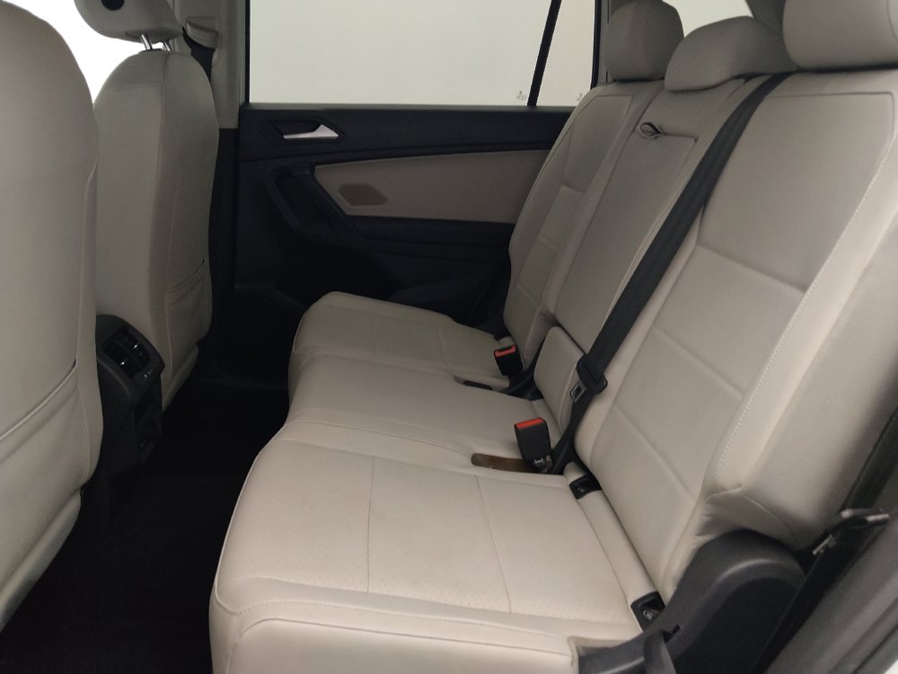 Used 2021 Volkswagen Tiguan SE FWD image 18