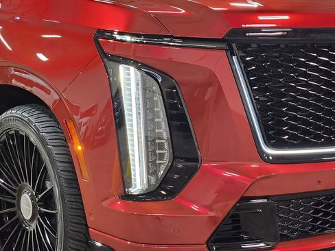 Used 2025 Cadillac Escalade V image 13
