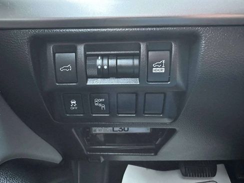 Used 2018 Subaru Outback 2.5i Limited AWD/4WD image 27