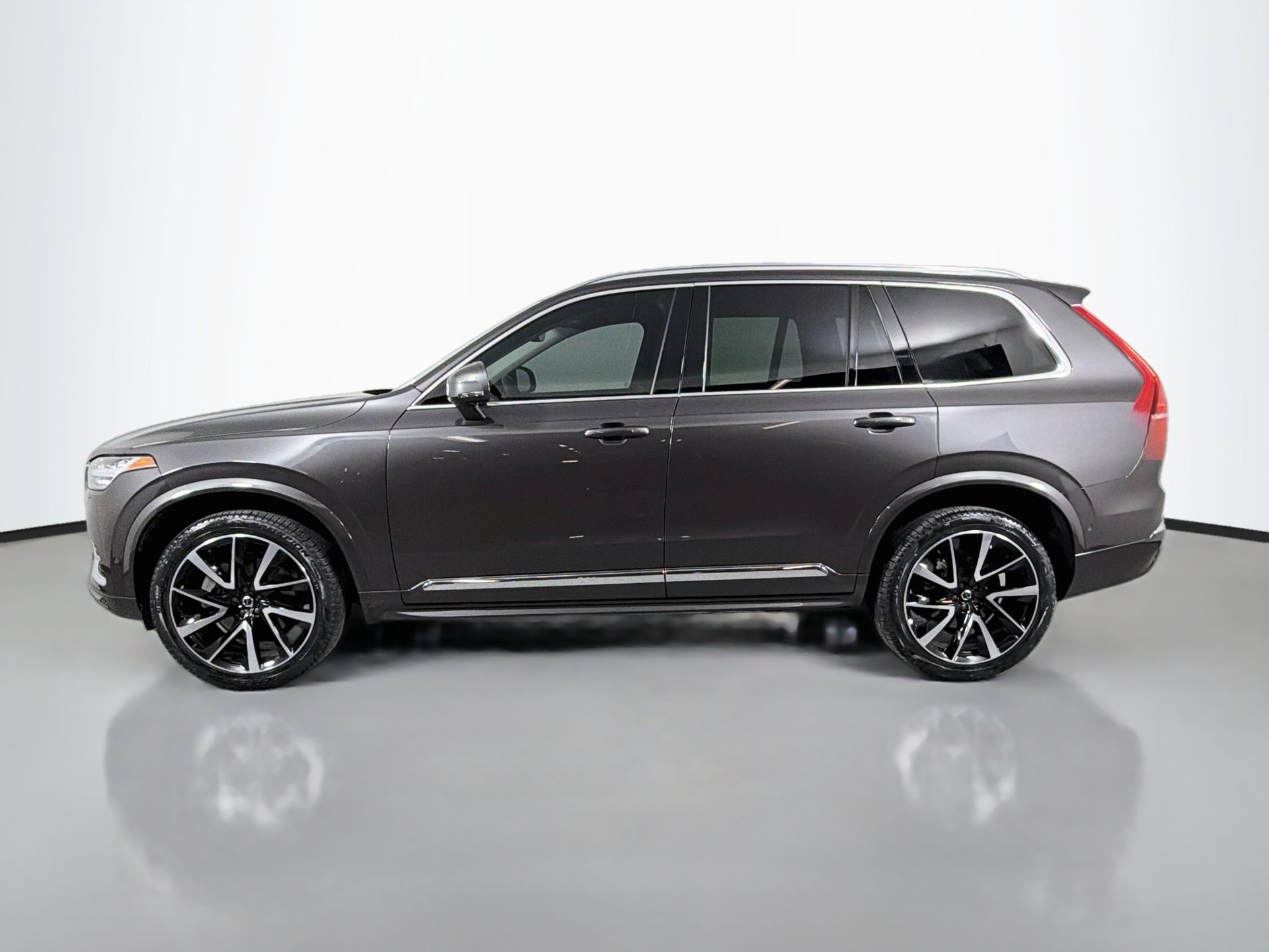 Used 2023 Volvo XC90 B6 Plus w/ Protection Package Premier AWD/4WD image 9