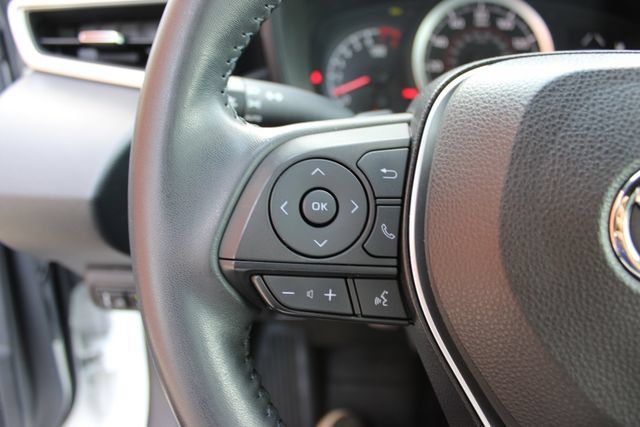 Used 2022 Toyota Corolla SE w/ SE Premium Package FWD image 13