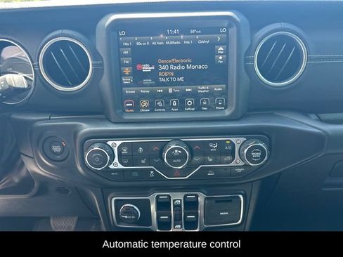 Used 2023 Jeep Wrangler Unlimited Sahara w/ Cold Weather Group AWD/4WD image 11