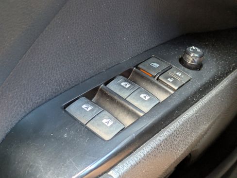 Used 2018 Toyota Camry LE image 21