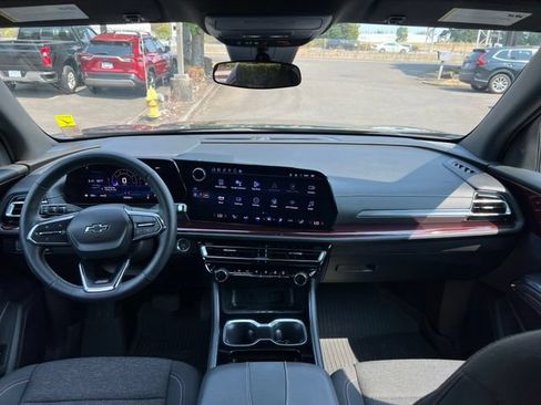 Used 2024 Chevrolet Traverse Z71 w/ LPO, Floor Liner Package AWD/4WD image 15